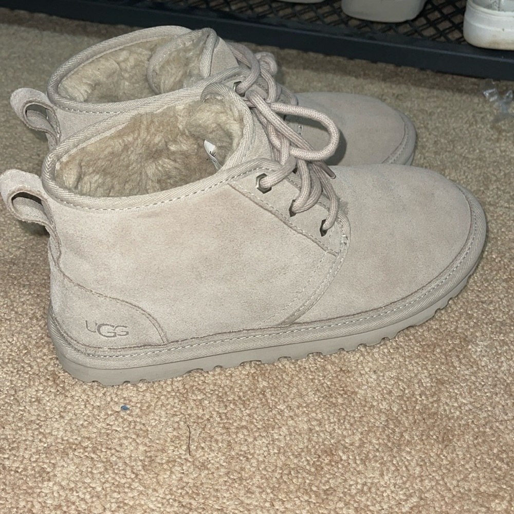 Rare color Women’s Ugg Neumel Chukka Boot -style color GOAT